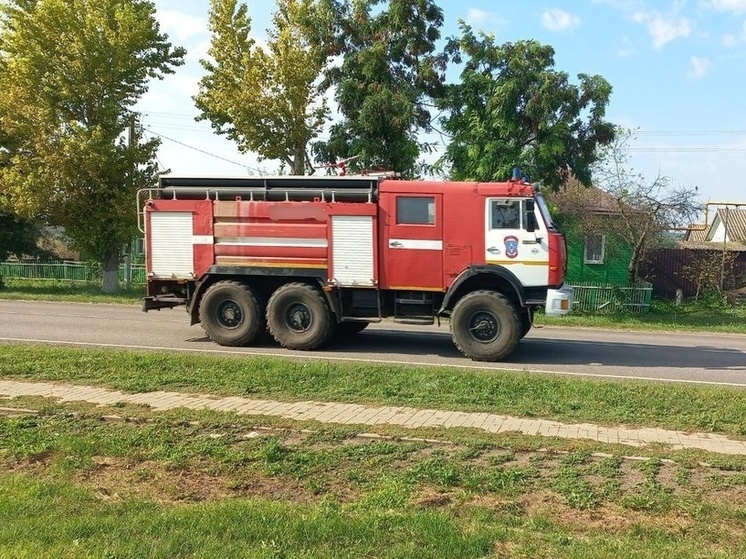 Несмотря на обстрел, сотрудники МЧС ликвидировали пожар в Донецке