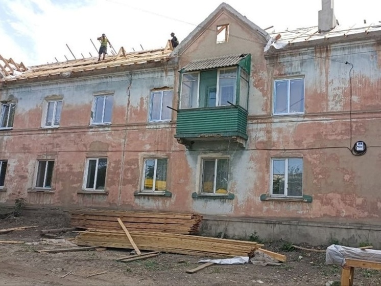 В Макеевке продолжается ремонт домов, поврежденных обстрелами