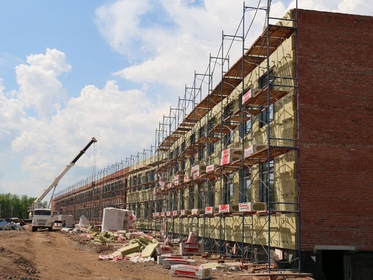 В Уфе продолжается строительство школы в виде буквы «А»