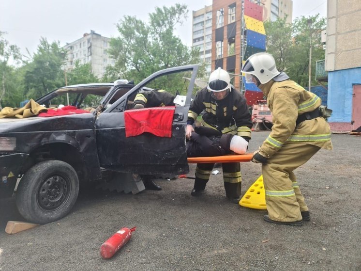 Хабаровская школа МЧС вошла в пятерку на всероссийских соревнованиях