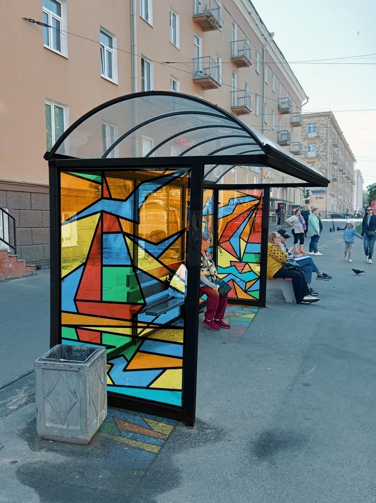 Вандалам бой: остановка с витражным панно появится в центре Петрозаводска