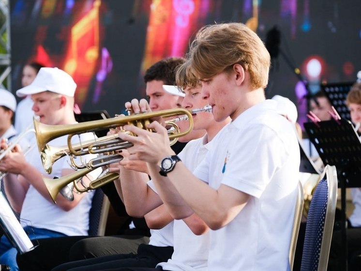 На День России перед астраханцами с новой программой выступит Юношеский симфонический оркестр