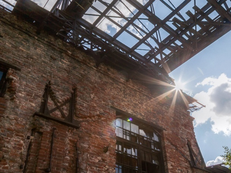 Подросток разбился на заброшенном заводе в Питкяранте