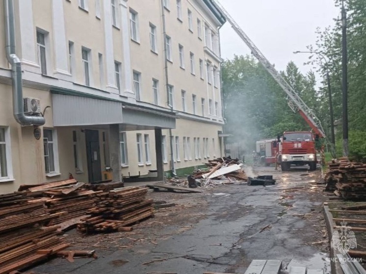 В Архангельске произошел пожар в здании инфекционной больницы