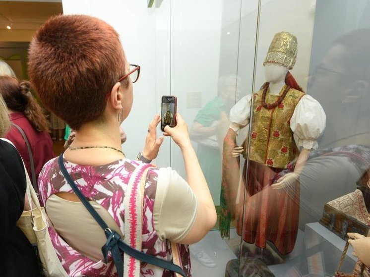 В Новгородском кремле открылась выставка «Из разных губерний»