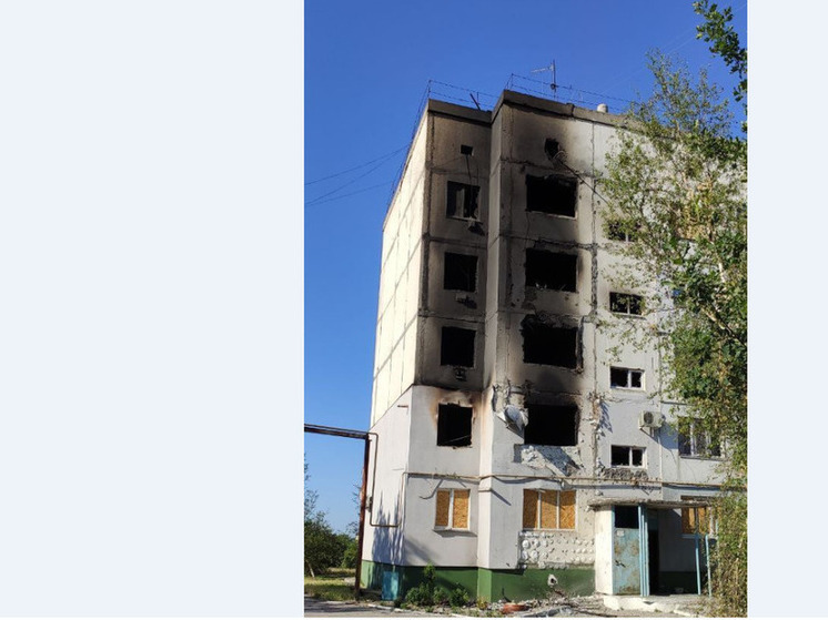 Дроны ВСУ подожгли жилую многоэтажку в Днепрянах на Херсонщине
