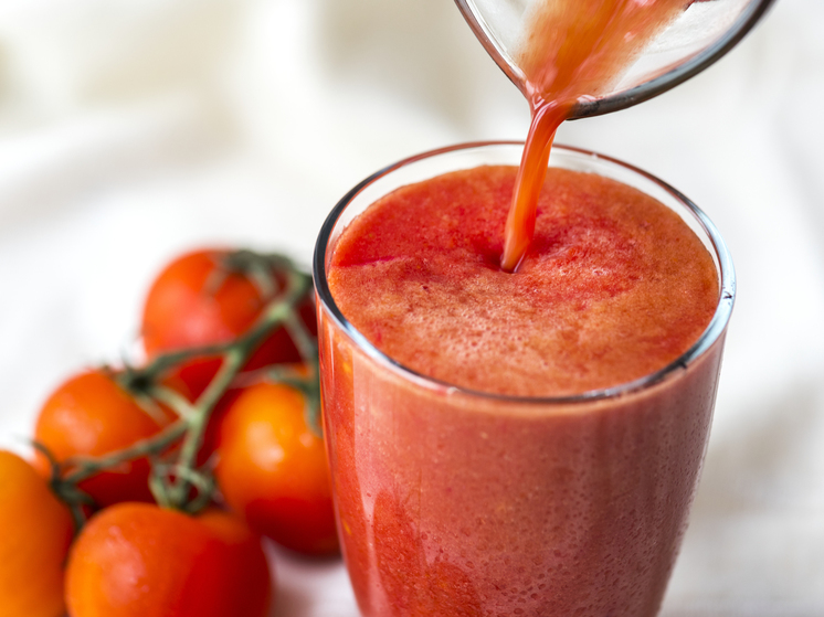Организм скажет вам спасибо, если вы начнете регулярно пить томатный сок