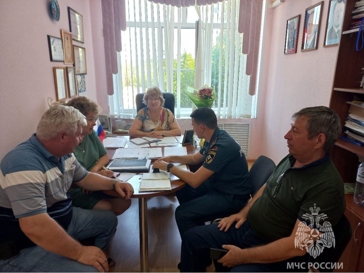 Астраханским педагогам летних пришкольных площадок провели инструктаж