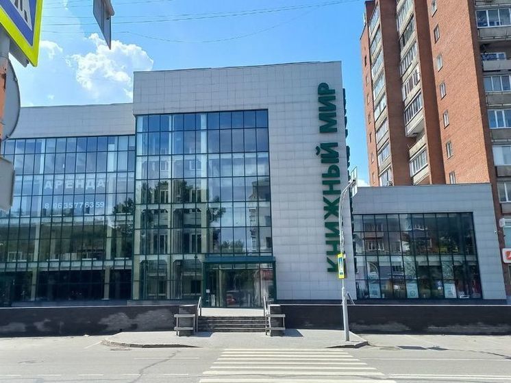 Стало известно, когда закроется известный книжный магазин в центре Барнаула