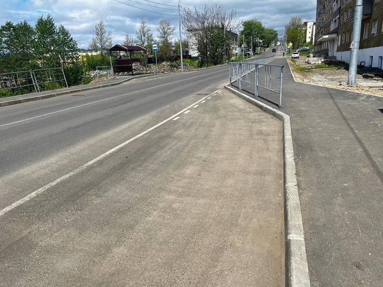 В Александровске-Сахалинском очистили от грязи улицу Рабочую