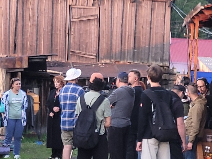 В село под Новосибирском приехали ведьмы и колдуны из «Битвы экстрасенсов»
