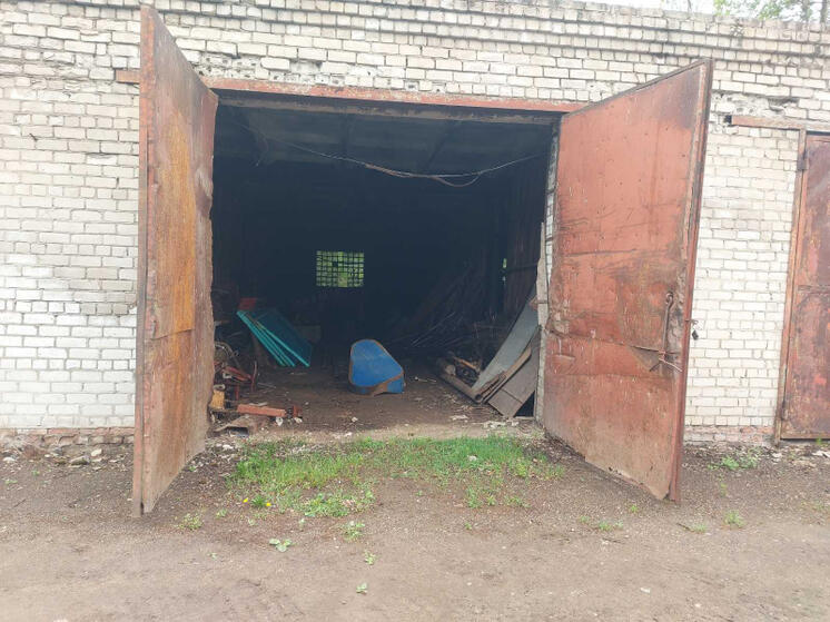 Два брата вскрыли гараж жителя Красноборска и украли металл