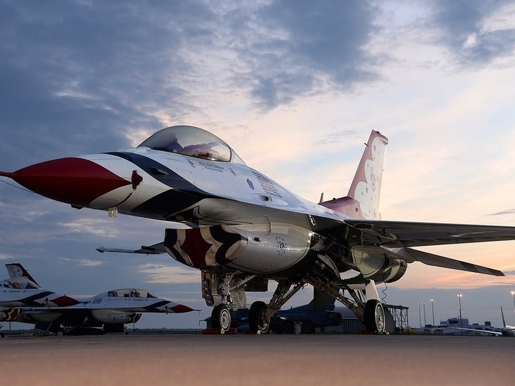 Украина решила разместить часть переданных F-16 в других странах