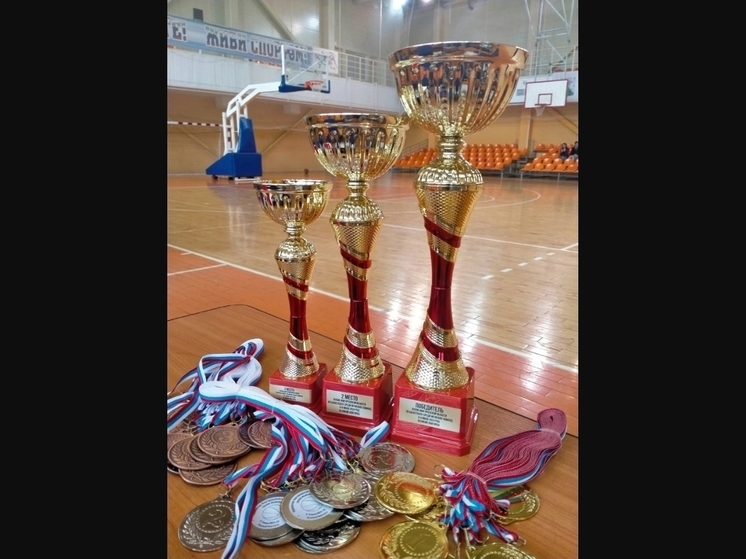 Новгородская область завершила турнир по баскетболу среди мужских команд