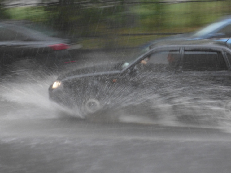 Водителей призывают быть осторожными во время непогоды