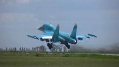 Экипаж Су-34 ударил по позициям ВСУ авиабомбой ФАБ-500: видео боевого вылета