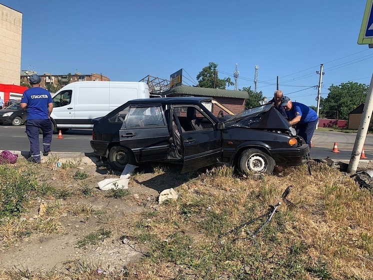 В Ростовской области в ДТП погибла пенсионерка и двое пострадали