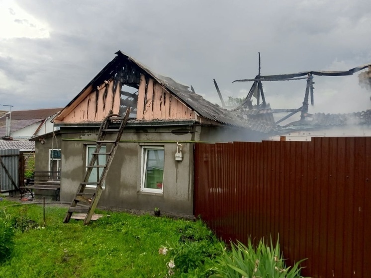 В брянском селе Толмачево сгорел жилой дом