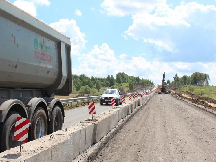 В Алатырском округе идет капитальный ремонт трассы Чебоксары-Сурское