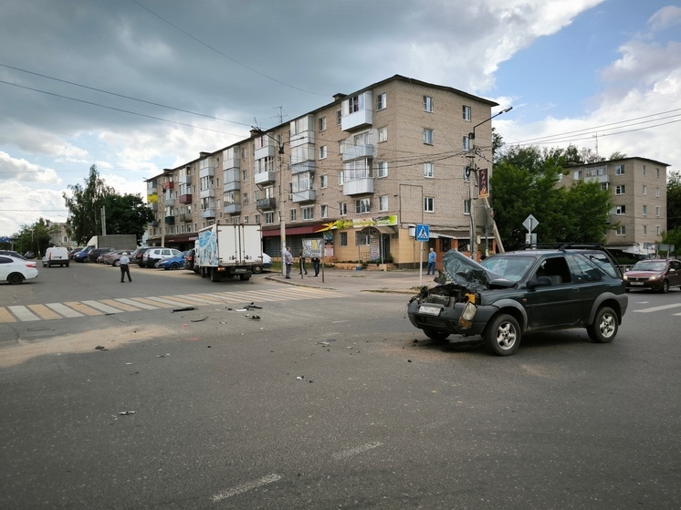 В Тверской области произошла авария с четырьмя автомобилями