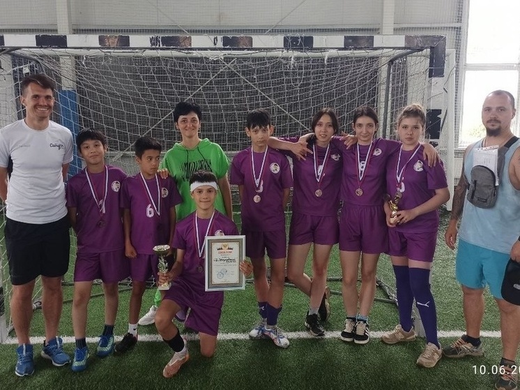 Команда из Серпухова стала призером турнира по мини-футболу