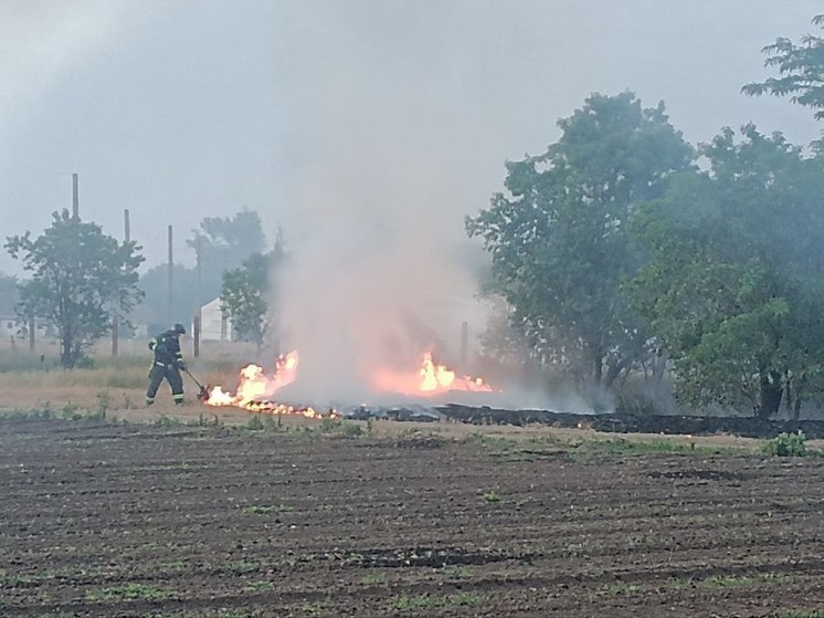 Пожарные спасли село Сергеевка в Каховском округе от надвигающегося пожара