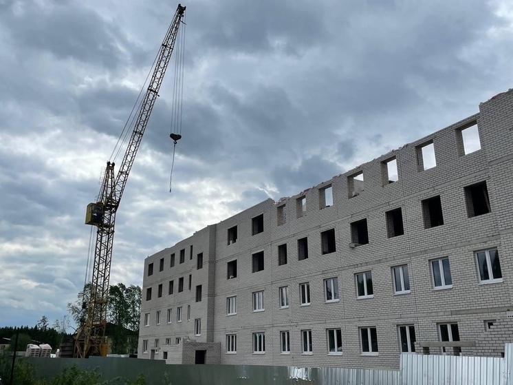 В Коноше продолжается строительство двух многоквартирных домов