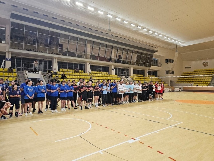В Калмыкии стартовал первый турнир недели волейбола