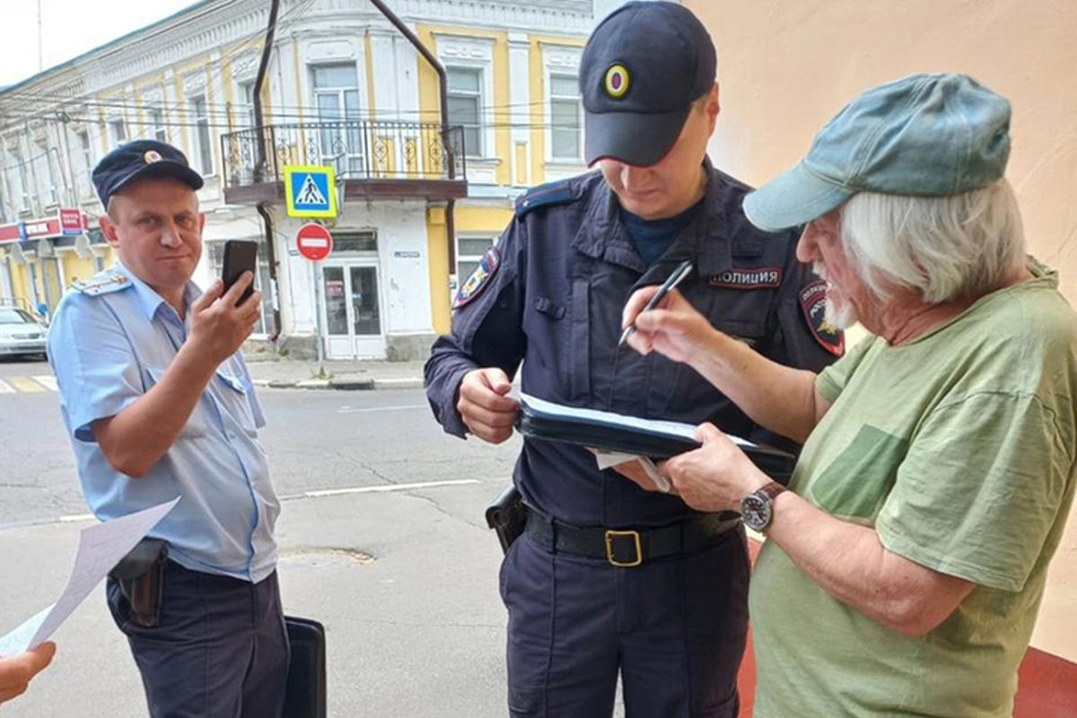 Неуместная личная инициатива»: тамбовского губернатора возмутили действия  местных чиновников, «запретивших» Пушкина - МК