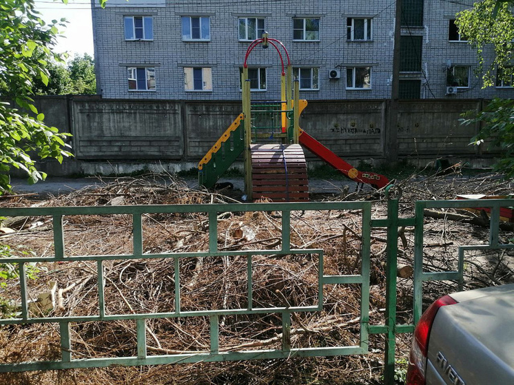 В Курской области более 120 дворов многоэтажек не соответствуют санитарным требованиям