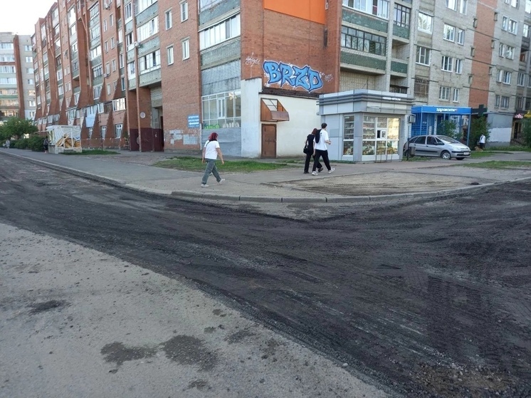 В Ярославле подрядчик ушел с дороги, прихватив с собой уже уложенный осенью асфальт