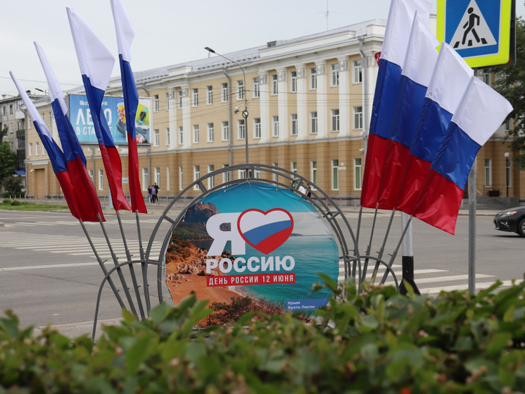 Мэр Барнаула поздравил жителей города с Днем России