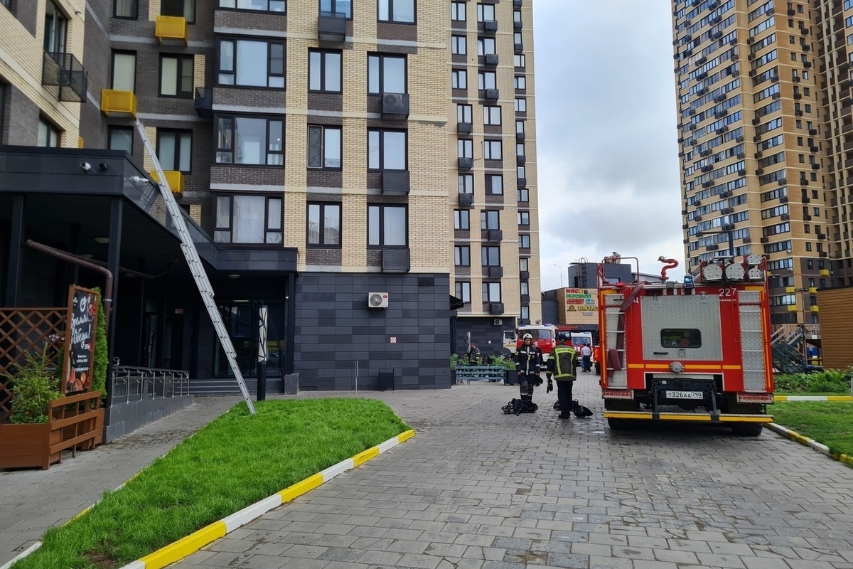 В Красногорске вспыхнул пожар в доме на улице Молодежная - МК Московская  область