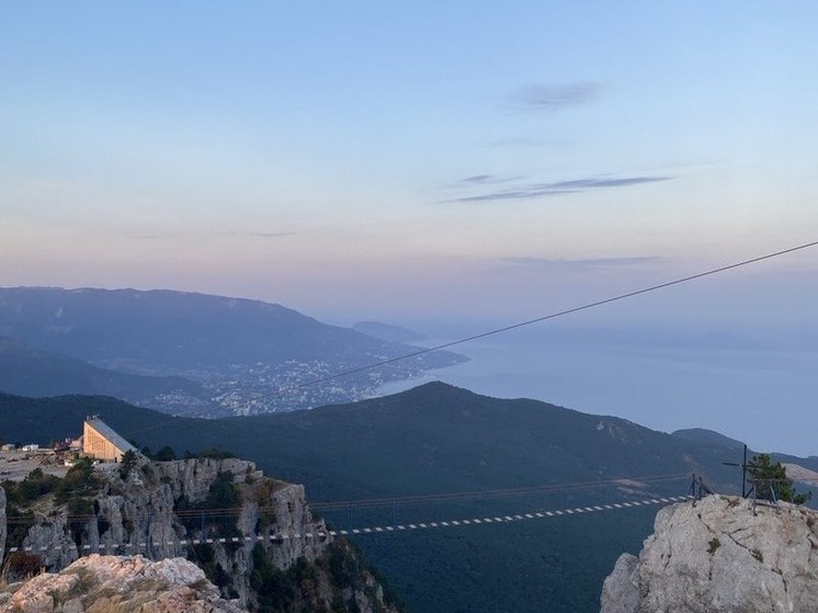 Канатную дорогу на плато Ай-Петри открыли в Крыму в День России