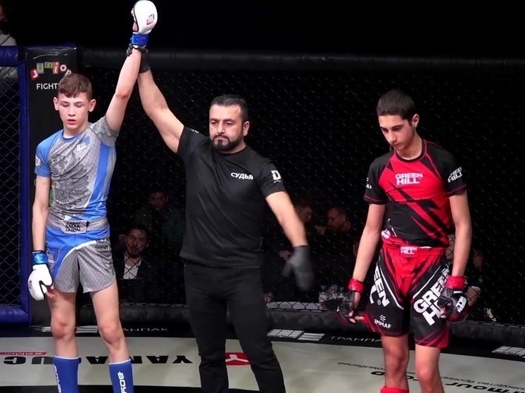 В Туле на Казанской набережной прошло открытие Юношеской лиги MMA