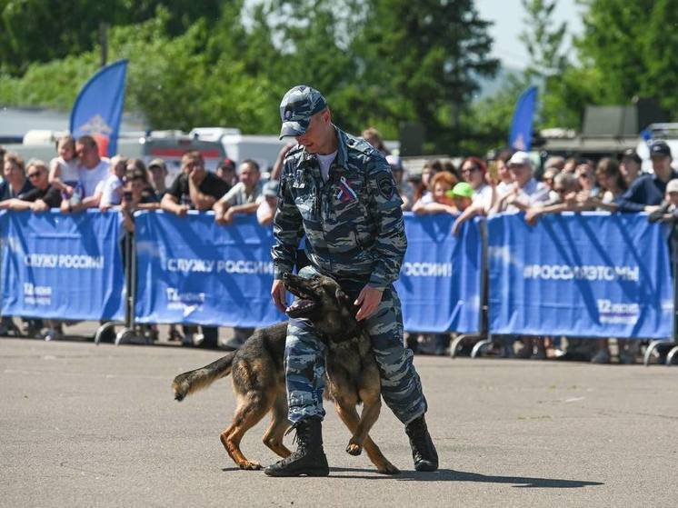 На красноярском острове Татышев в День России прозвучала стрельба