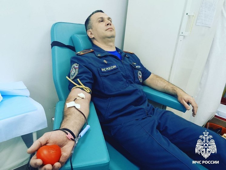 В канун Дня России сотрудники херсонского областного МЧС сдали кровь