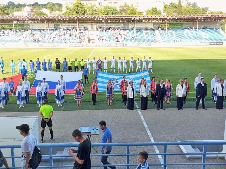 Балаклавские артисты поддержали футбольный клуб «Севастополь»