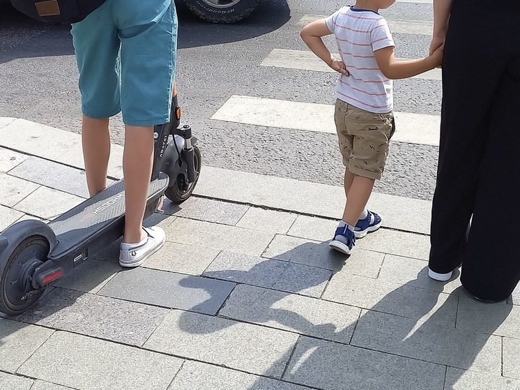 Юная жительница Калининграда попала в реанимацию после прогулки на самокате в Петербурге