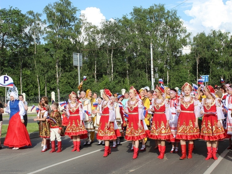 Более тысячи вологжан прошли шествием «Мы - русские» по центру Вологды