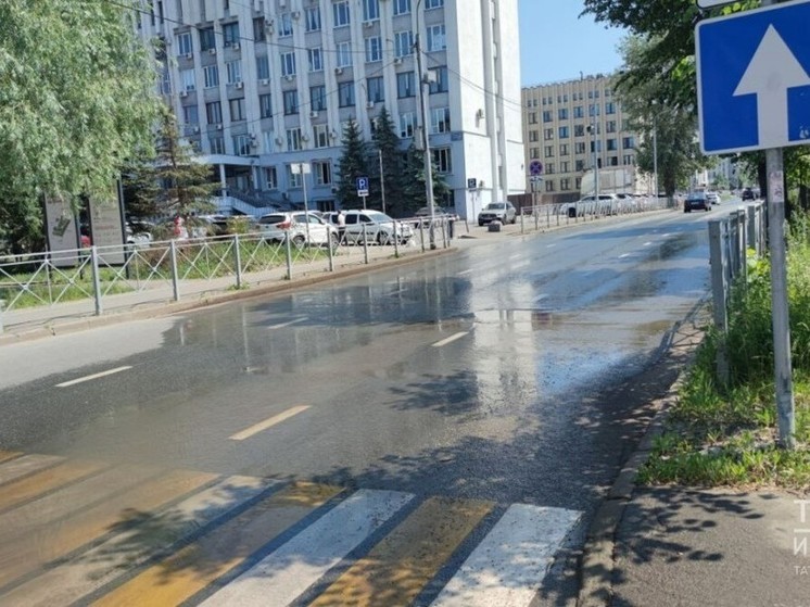 Жители Казани жалуются на разливы канализации на Достоевского