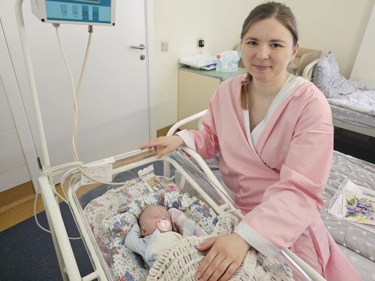 Новорожденную весом всего 590 г спасли в Подмосковье