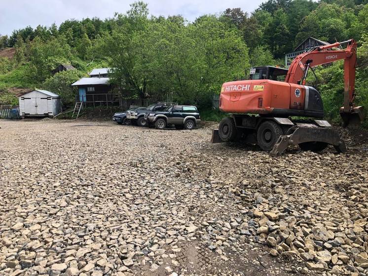 В Углегорском районе идет активное благоустройство дворов