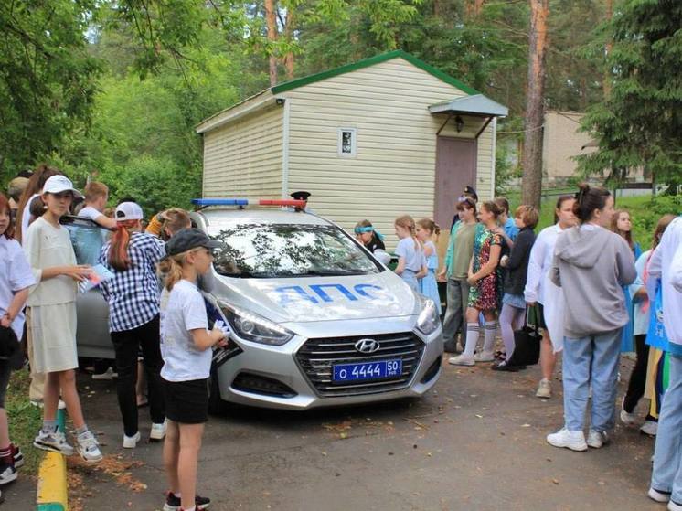 Полицейские Серпухова посетили лагерь «Лужки»