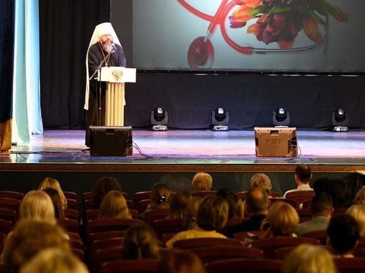 В Культурно-досуговом центре «Губернский» города Смоленска состоялось праздничное мероприятие, посвященное Дню медицинского работника
