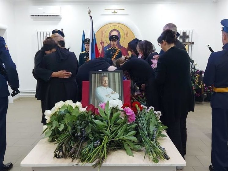 В Тверской области простились с погибшим на СВО Ильей Рогозиным