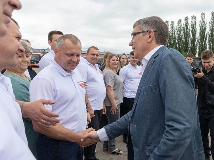 Дмитрий Миляев передал сотрудникам «Тулгорэлектротранса» 50 новых автобусов