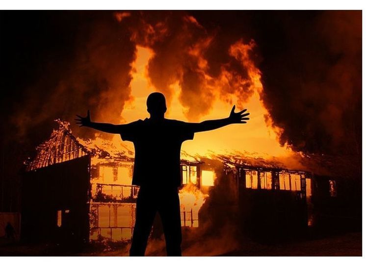 В Гагаринском районе сгорела «заброшка»