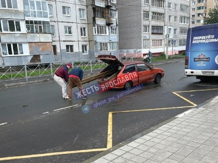В Ярославле полиция разыскивает мужчин, укравших рельсы