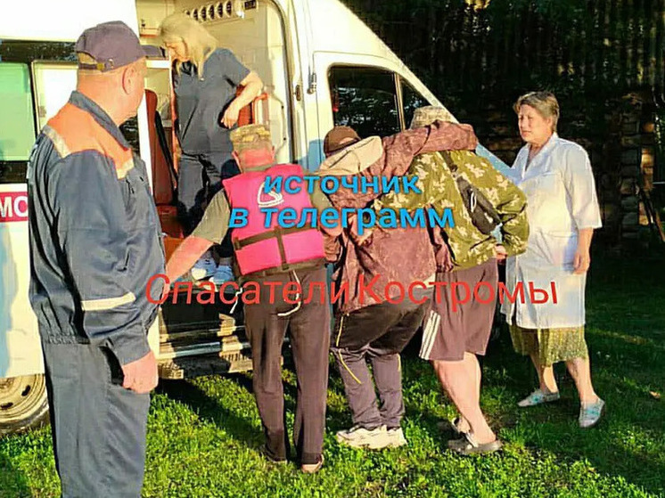 Костромские спасения: патруль ГИМС выручил из беды рыбака, повредившего ногу